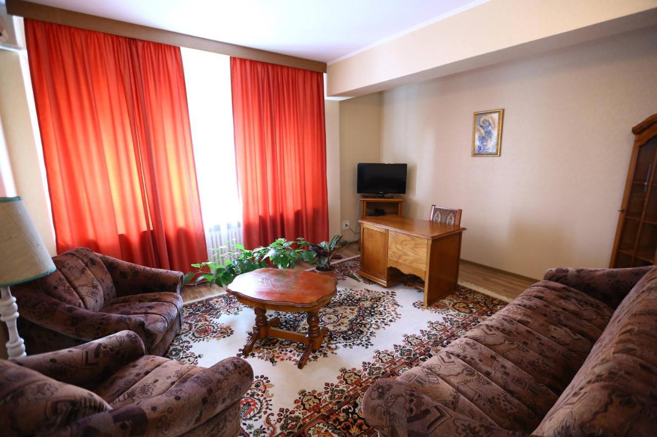 Hotel Moldova Birlad Ngoại thất bức ảnh