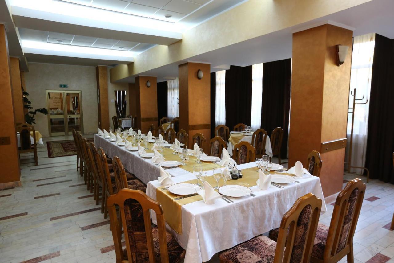 Hotel Moldova Birlad Ngoại thất bức ảnh